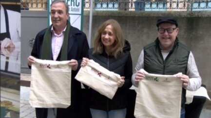 Calonge i Sant Antoni vol impulsar l'ús de bosses de roba per anar a comprar