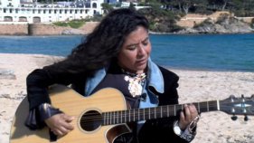 L'artista Sabrina Banfi es presenta a Sant Feliu de Guíxols